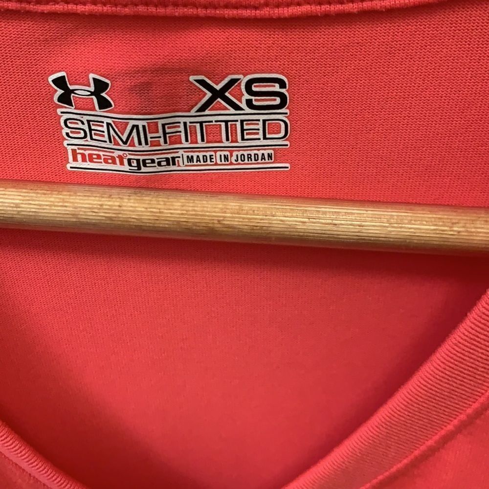 Under Armour tee - Picture 2 of 3